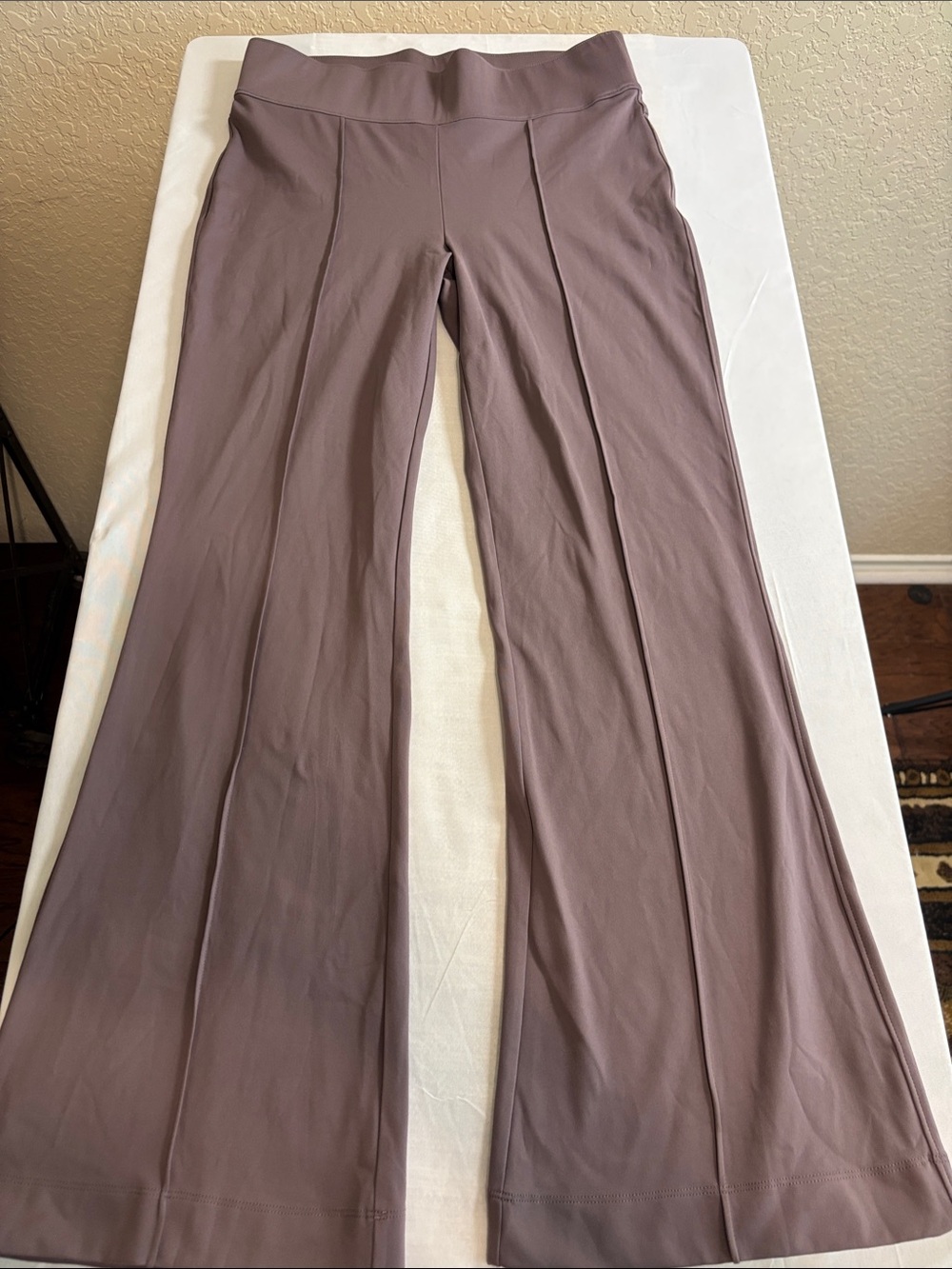 Mondetta Wide-Leg Flare Pants in Mauve